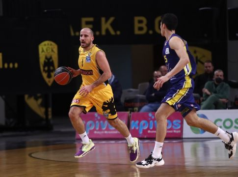 Η πληθωρική εμφάνιση του Κολόμ κόντρα στο Λαύριο (vid)