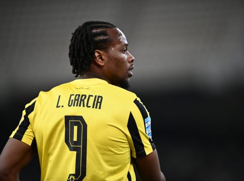 Δοκάρι για την ΑΕΚ σε εκτέλεση φάουλ του Γκαρσία (vid)