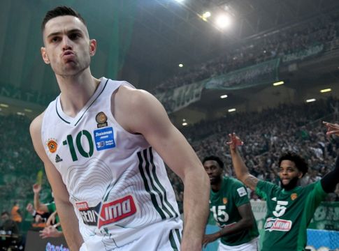 Τα δύο συνεχόμενα τρίποντα του Παπαπέτρου (vid)