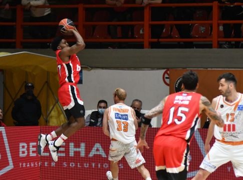 Προμηθέας – Ολυμπιακός 66-85: Τον… πέρασε για Παναθηναϊκό ο ΜακΚίσικ
