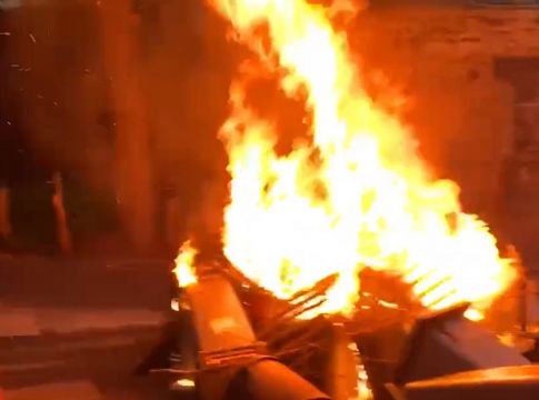 Εκλογές στη Γαλλία: Επεισόδια μετά τη νίκη Μακρόν στο Παρίσι και άλλες πόλεις