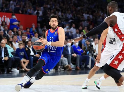 Αναντολού Έφες – Αρμάνι Μιλάνο 77-65: «Καθάρισαν» Μίτσιτς και Λάρκιν