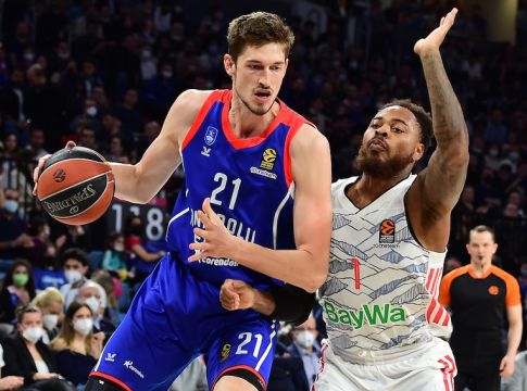 Αναντολού Εφές – Μπάγερν Μονάχου 81-76: Νίκησε και έσπρωξε την Μακάμπι πιο κοντά στον Ολυμπιακό