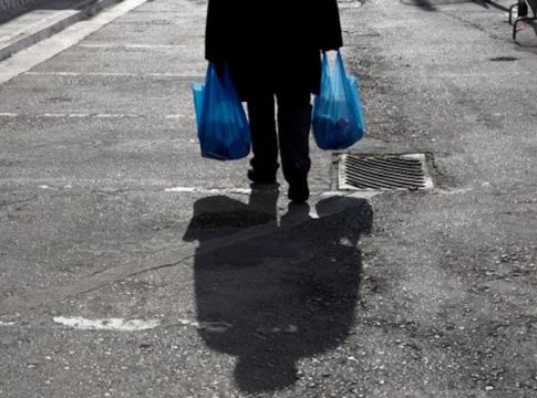 Πρόβλεψη – σοκ: «Θα αντιμετωπίσουμε πτώση του βιοτικού επιπέδου τα επόμενα 5-10 χρόνια»