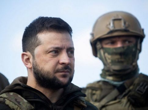 Ζελένσκι: Έτοιμοι για «σκληρή» μάχη στα ανατολικά – Καμιά συνάντηση με Πούτιν πριν τη νίκη επί των Ρώσων