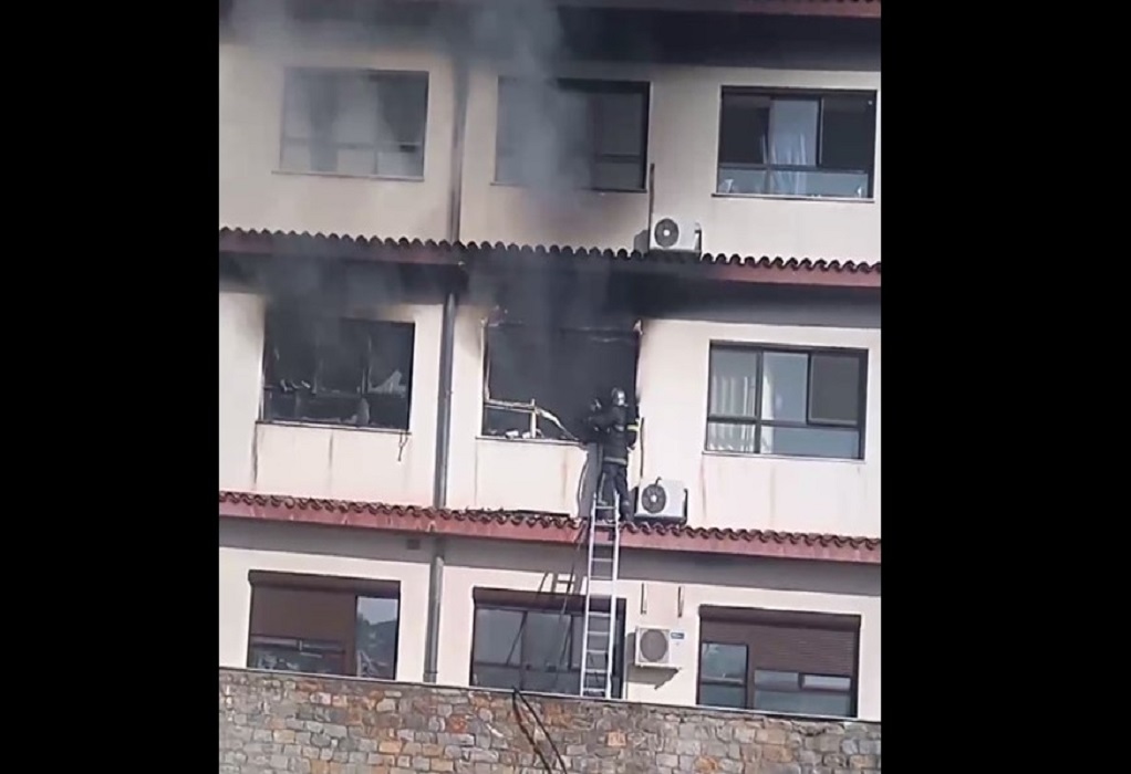 Θεσσαλονίκη: Φωτιά στην πτέρυγα Covid του «Παπανικολάου» – Αρκετοί εγκλωβισμένοι, εκκενώνεται το κτίριο