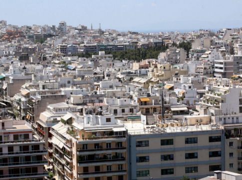 Μεταβιβάσεις ακινήτων: Εγκλωβισμένοι 20.000 ιδιοκτήτες για μια… σφραγίδα