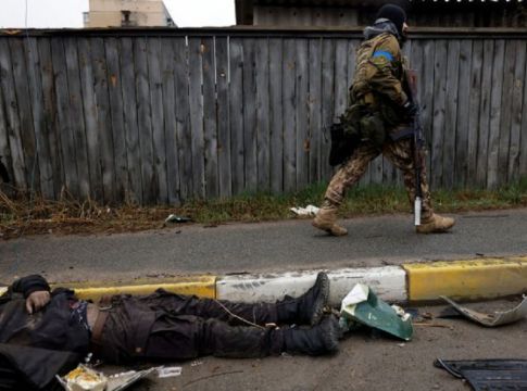 Η Ρωσία κατηγορείται για εγκλήματα πολέμου στη Μπούχα – Προσοχή σκληρές εικόνες