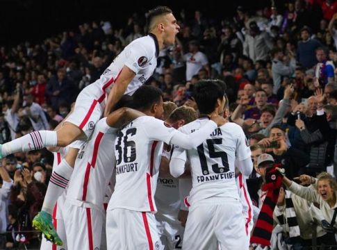 Πόση προπαγάνδα αντέχεις; Τελικά η Άιντραχτ Φρανκφούρτης είναι μια… μέτρια ομάδα!