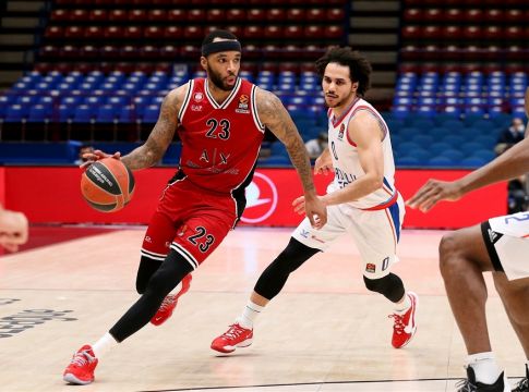 LIVE: Αρμάνι Μιλάνο – Αναντολού Εφές 48-64 (Τελικό)
