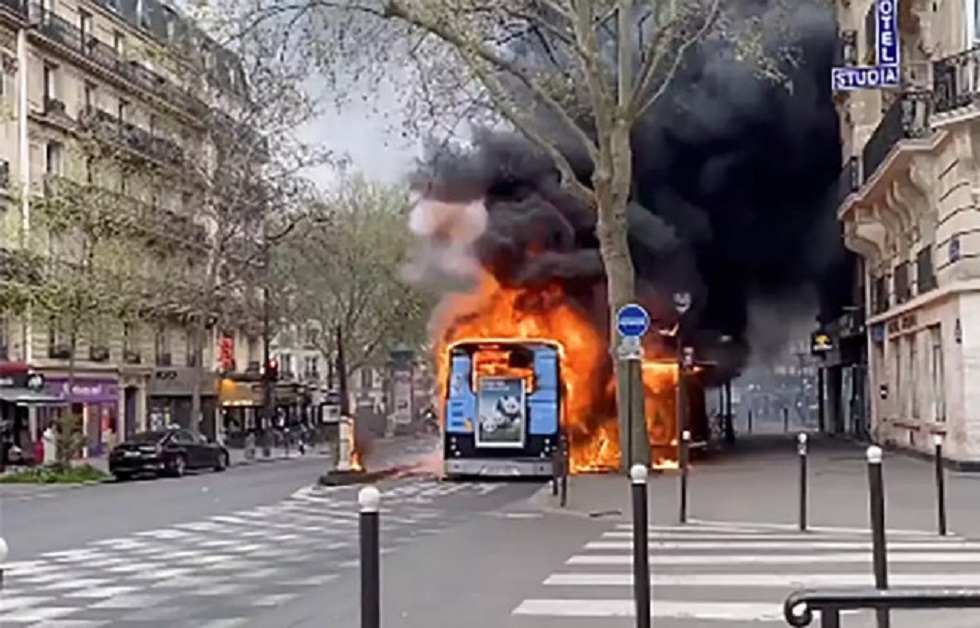 Παρίσι: Ισχυρή έκρηξη κοντά στην Notre Dame