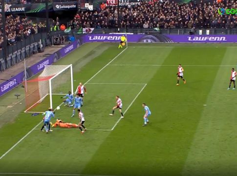 Σκάνδαλο στο «Ντε Κάιπ»: Μέτρησε γκολ – οφσάιντ για τη Σλάβια (vids)