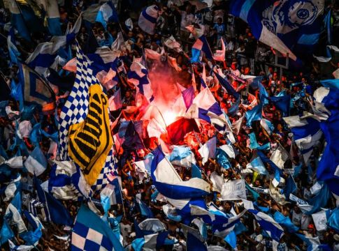 Αποπνικτική η ατμόσφαιρα πριν την σέντρα στο «Βελοντρόμ» (vid)