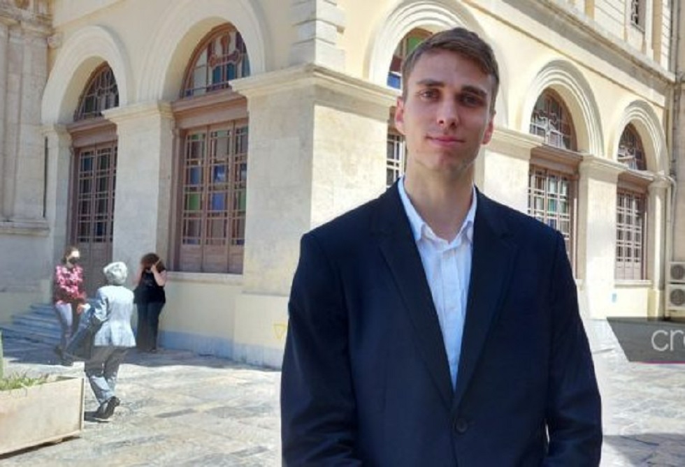 Κρήτη: Ο Ουκρανός φοιτητής που διάβασε το Ευαγγέλιο στη γλώσσα του και συγκίνησε