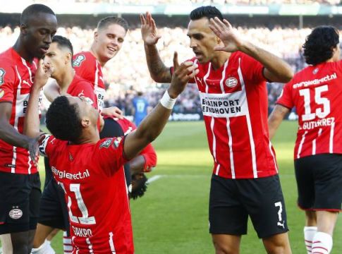 Ανώτερη η PSV στην Γλασκώβη