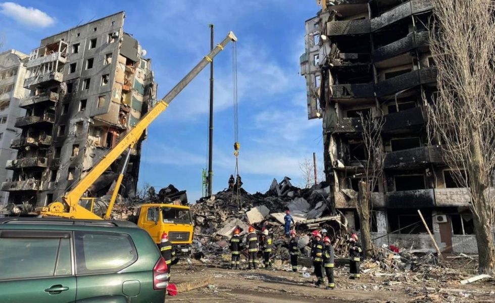 Ουκρανία: Τουλάχιστον 26 σοροί κάτω από ερείπια κτιρίων στην Μποροντιάνκα