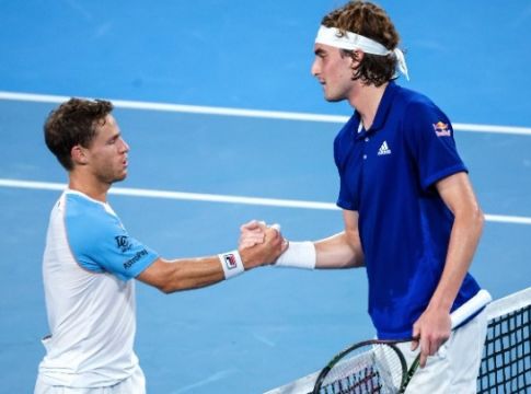 Μοναδικός στόχος η πρόρκιση στους «4» για τον Τσιτσιπά!