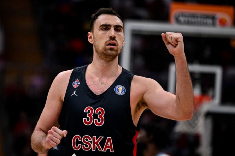 Ιταλός δημοσιογράφος βάζει και τον Ολυμπιακό στο κόλπο για Μιλουτίνοφ (pic) | to10.gr