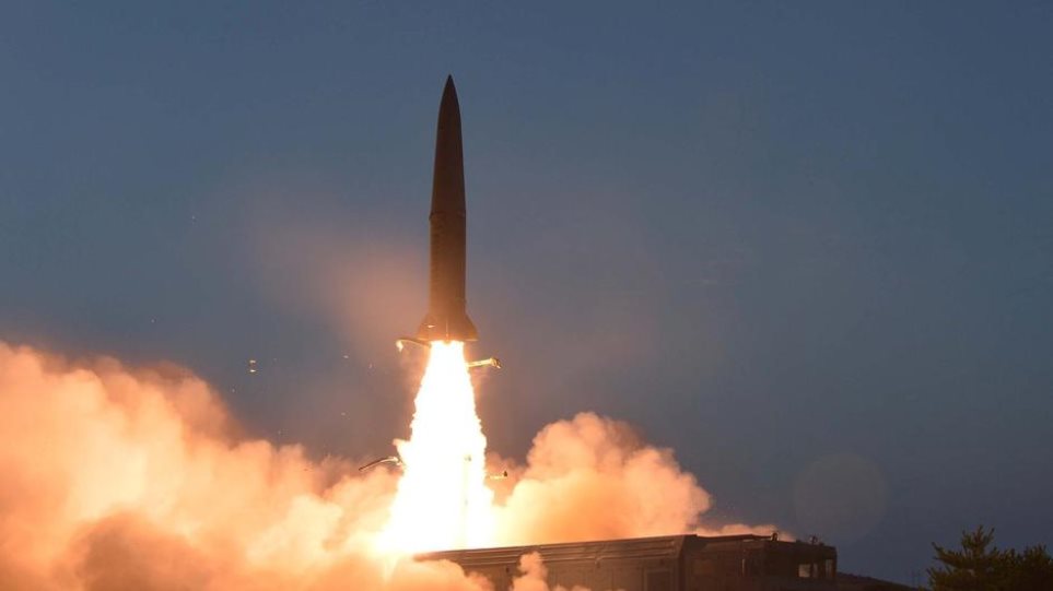 Νέες προκλήσεις από την Βόρεια Κορέα – Εκτόξευσε βαλλιστικό πύραυλο «άγνωστου τύπου»