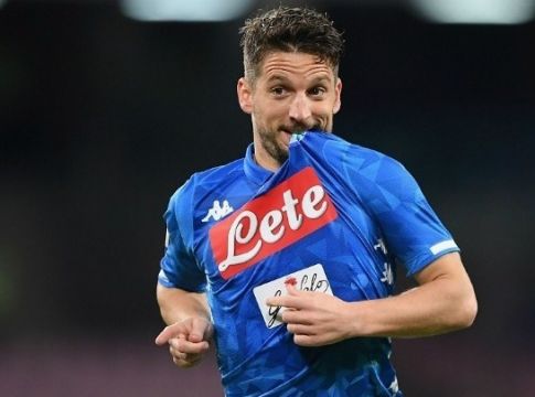 Μένει στη Νάπολι με μεγάλο… ψαλίδι στις αποδοχές του ο Μέρτενς