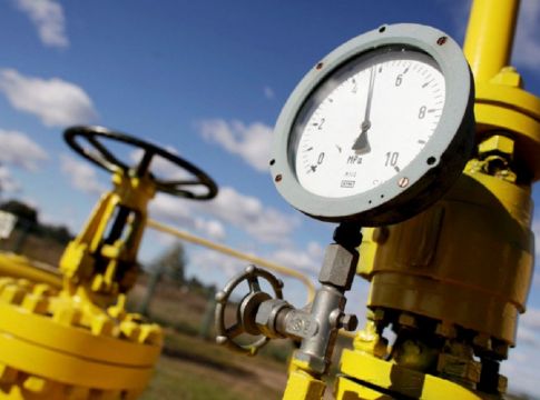 ΕΕ: Ανάμεσα στη Σκύλλα της παραβίασης των κυρώσεων και της Χάρυβδης του κοψίματος του ρωσικού αερίου