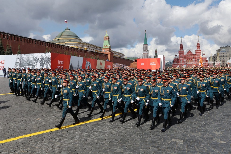 Μόσχα: «Επίδειξη δύναμης» με 11.000 στρατιώτες στην κόκκινη πλατεία (pics)