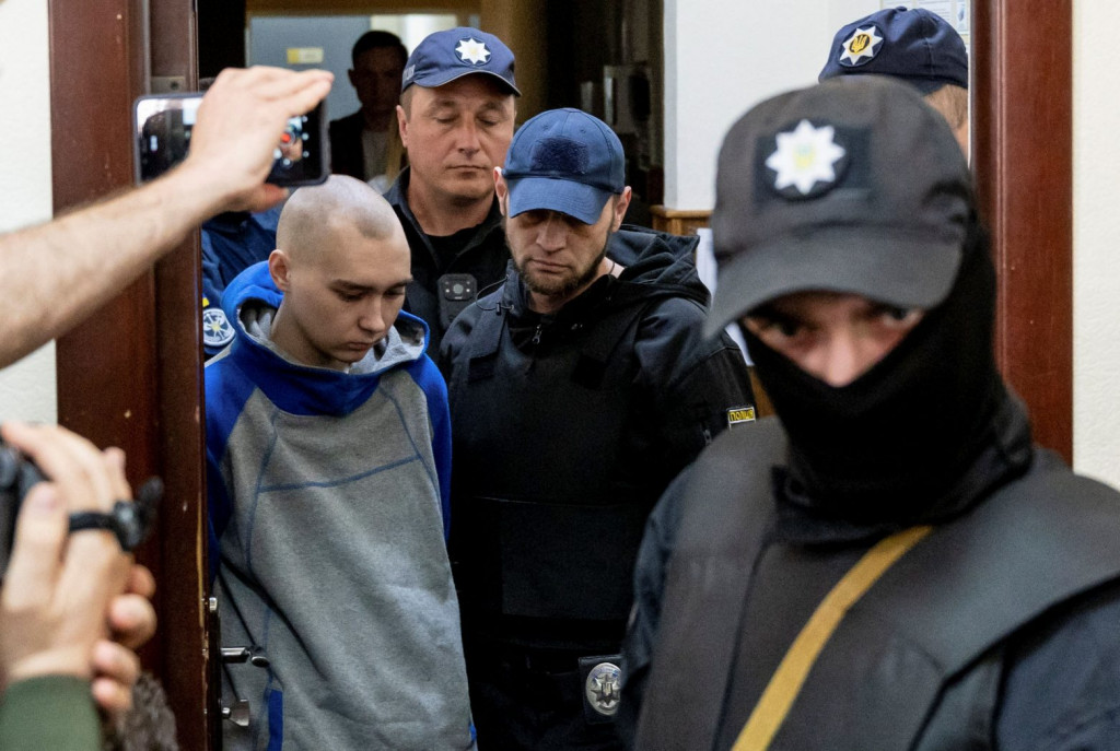 Ισόβια κάθειρξη στον πρώτο Ρώσο στρατιώτη που δικάστηκε για εγκλήματα πολέμου
