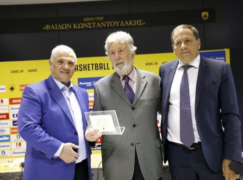 Σύσσωμη η ΑΕΚ τίμησε τον Φαίδωνα Κωνσταντουδάκη (pics)