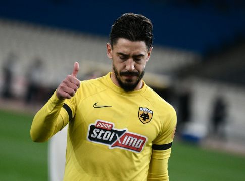 Τέλος από την ΑΕΚ ο Σιμόες (pic)