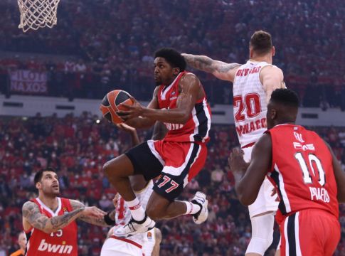 Τα «λιοντάρια» του Πειραιά