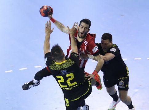 LIVE: ΑΕΚ – Ολυμπιακός 26-23 (Τελικό)