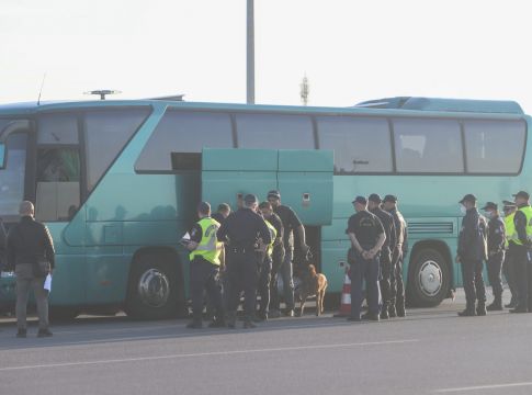 ΠΑΟΚ: Πρόβλημα με ένα από τα λεωφορεία, «έμεινε» λίγο πριν από την Λαμία
