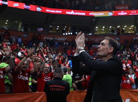 Αποθέωση για Μπαρτζώκα στην «Stark Arena» (vid)