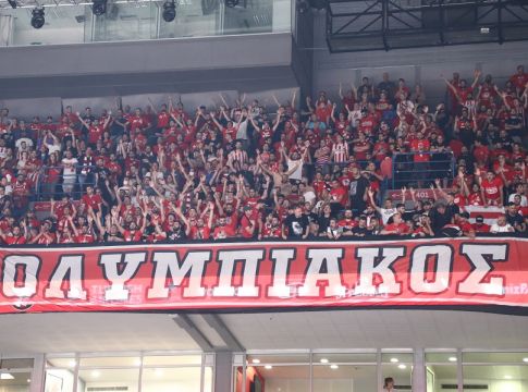 Υποκλίθηκε στον Πρίντεζη η «Stark Arena»: «Γιώργο, ψυχάρα, Ολυμπιακάρα»