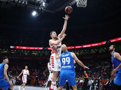 Το καλάθι του Βεζένκοφ στη λήξη του πρώτου δεκαλέπτου (vid)