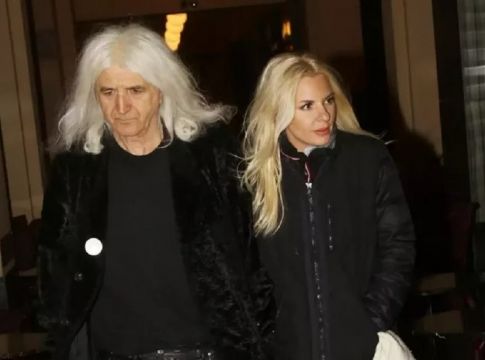 Αννίτα Πάνια: Αποκαλύπτει πρώτη φορά πώς την προσέγγισε ο Νίκος Καρβέλας