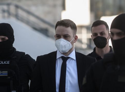 Τι απαντά ο Μπάμπης Αναγνωστόπουλος στον πατέρα της Καρολάιν για τη μικρή Λυδία