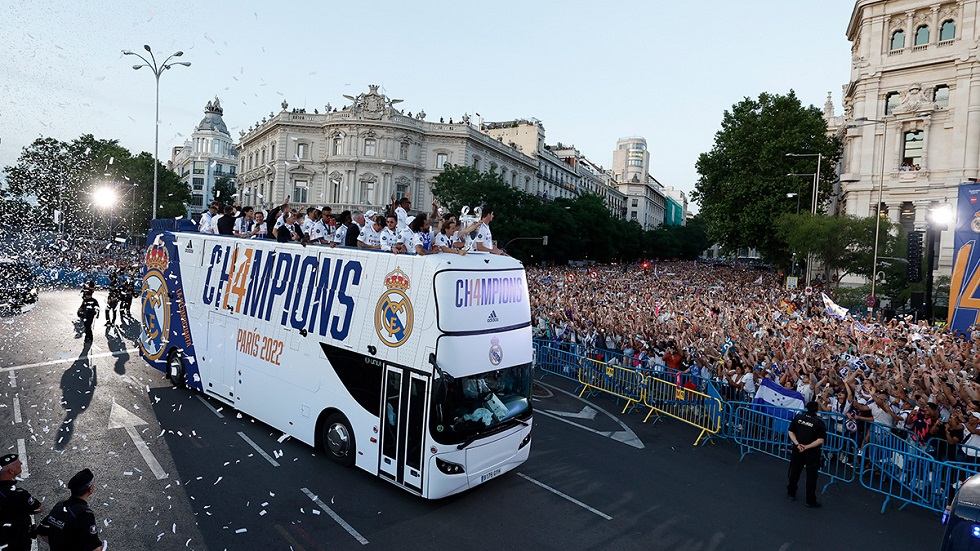 Το γλέντι της Ρεάλ Μαδρίτης για την κατάκτηση του 14ου Champions League (pics, vids)
