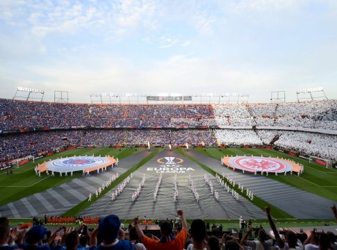 Άιντραχτ – Ρέιντζερς: Φανταστική ατμόσφαιρα στο «Σάντσεθ Πιθχουάν» (vids)