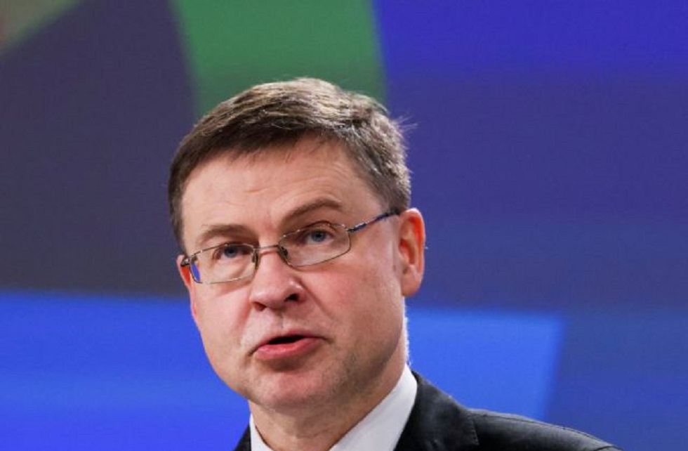Ντομπρόβσκις: Επιταχύνεται η καταβολή των 600 εκατ. ευρώ στην Ουκρανία – Σχέδιο για νέα χρηματοδότηση από την ΕΕ