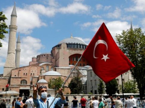 Ερντογάν: Η Αγία Σοφία στο νέο τουρκικό διαβατήριο