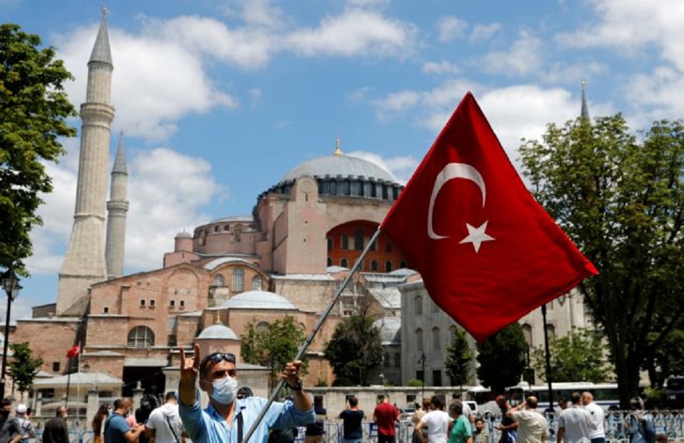 Ερντογάν: Η Αγία Σοφία στο νέο τουρκικό διαβατήριο