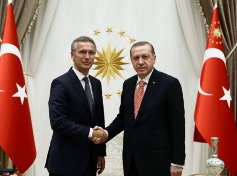 Ο Ερντογάν σαν… έμπορος στο Μεγάλο Παζάρι της Κωνσταντινούπολης – Πώς υπονομεύει το ΝΑΤΟ