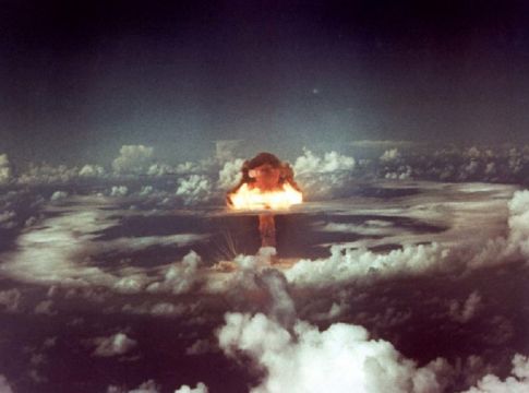 Ρωσία: Αφού απείλησε τον κόσμο με πυρηνικό όλεθρο… πήγε διακοπές στο Ντουμπάι