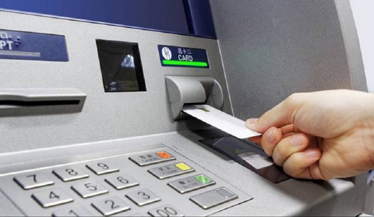 Προσοχή στα ΑΤΜ: Μπορούν να σας αδειάσουν τον λογαριασμό χωρίς να αγγίξουν την κάρτα – Τι να κάνετε | to10.gr