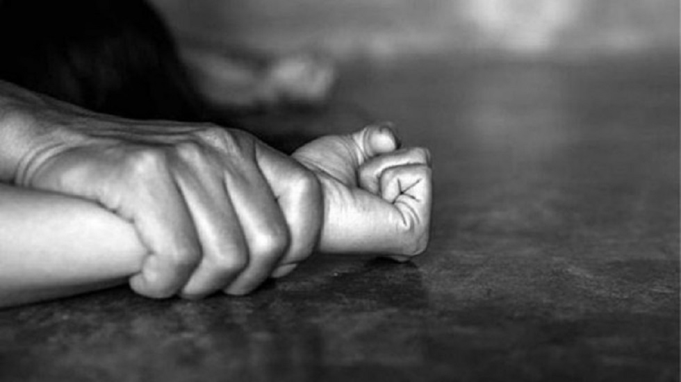 Αμύνταιο: Βίαζε την ανήλικη κόρη του 2 με 3 φορές την εβδομάδα