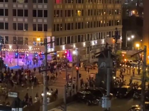 Σοκ στο Μιλγουόκι: Πυροβολισμοί έξω από το γήπεδο των Μπακς, τουλάχιστον τρεις τραυματίες (vid)