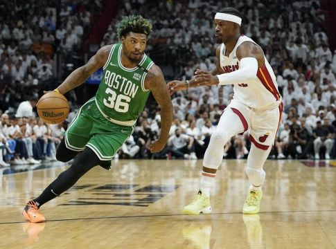 Διέλυσαν τους Χιτ οι Σέλτικς και ισοφάρισαν σε 1-1