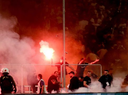 Νέο βίντεο από τον τελικό της ντροπής: Μάχες σώμα με σώμα των χούλιγκανς (vid)