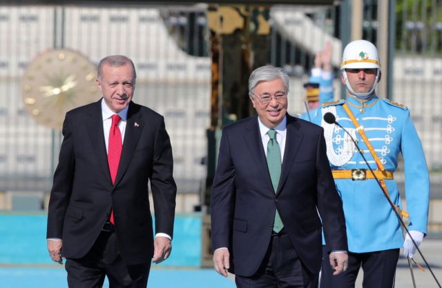 Τουρκία: Υπέγραψε 15 συμφωνίες με το Καζακστάν